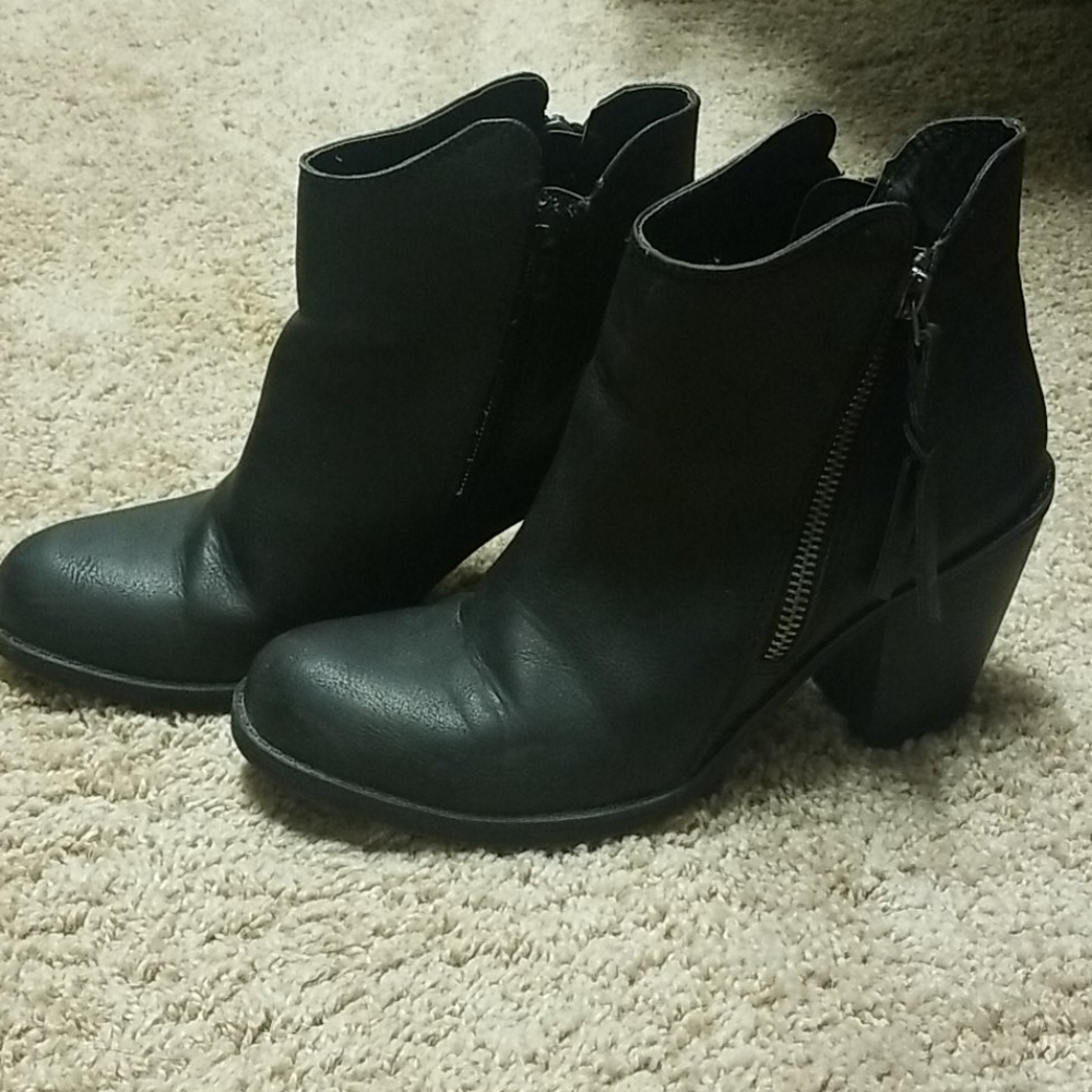 Black American Rag booties